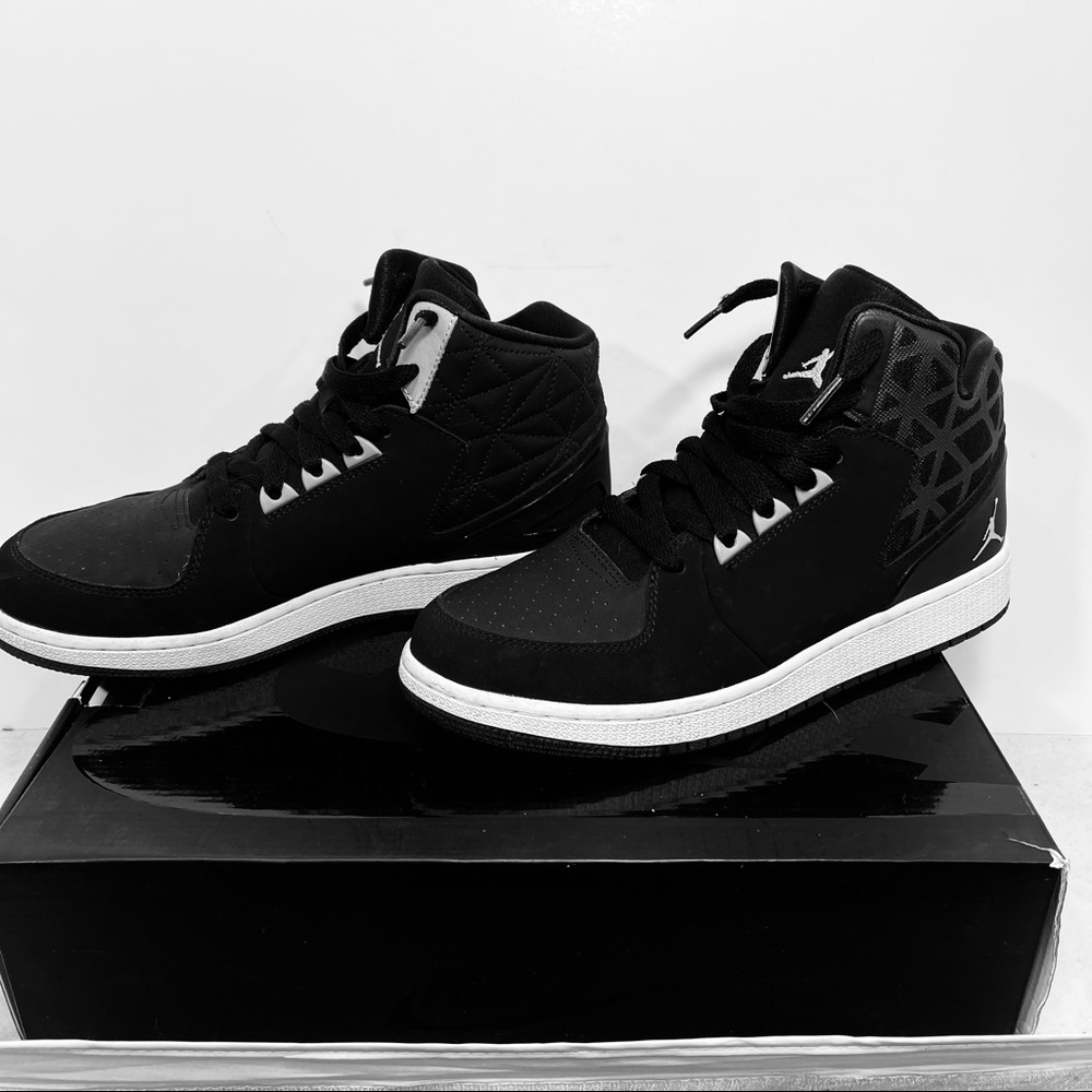 Jordan Flight Intense Sneakers
